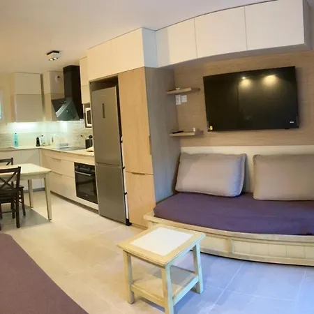 Giens T3, Air-conditioned, Ground Floor, Garden, Direct Access Hyères