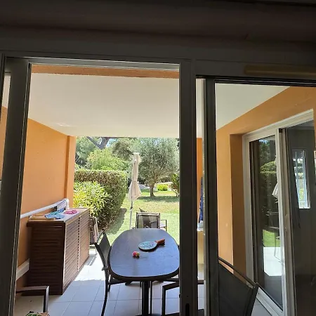 Giens T3, Air-conditioned, Ground Floor, Garden, Direct Access Lejlighed